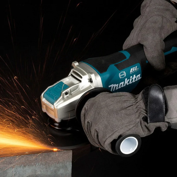 DHS680RMJ Máy cưa đĩa dùng pin Makita (165mm/bl)(18v) (kèm 02 pin 4.0ah + sạc nhanh)