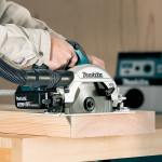 DTD152RME Máy bắt vít dùng pin Makita (18v) (kèm 02 pin 4.0ah + sạc nhanh)