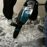 HM1203C Máy đục bê tông Makita (chuôi gài sds-max)