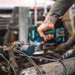 TW160DSAE Máy siết bu lông dùng pin Makita (9.5mm/bl) (kèm 02 pin 2.0 + sạc)