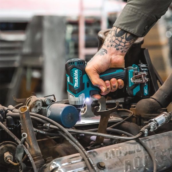 TW160DSAE Máy siết bu lông dùng pin Makita (9.5mm/bl) (kèm 02 pin 2.0 + sạc)