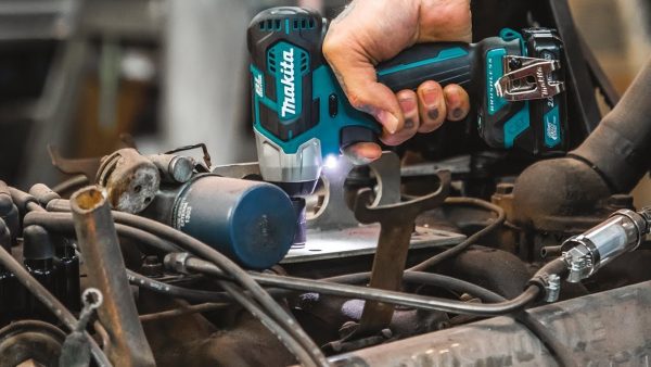 TW160DZ Máy siết bu lông dùng pin Makita (9.5mm/bl) (không kèm pin sạc)